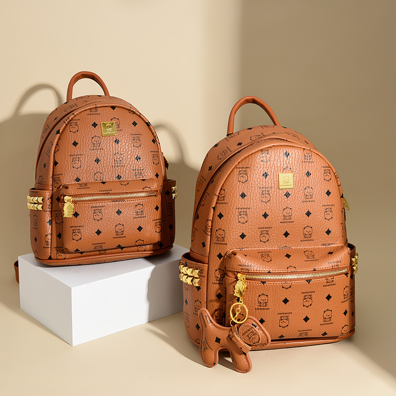 高级感大容量双肩包女2025新款百搭大学生上课书包户外休闲旅行包