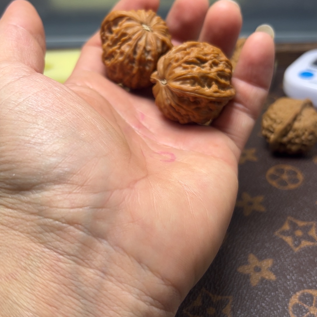 蒙***能文玩核桃吊坠38的磨盘