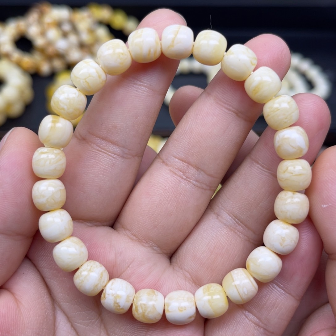 未镶嵌琥珀珠宝奇石