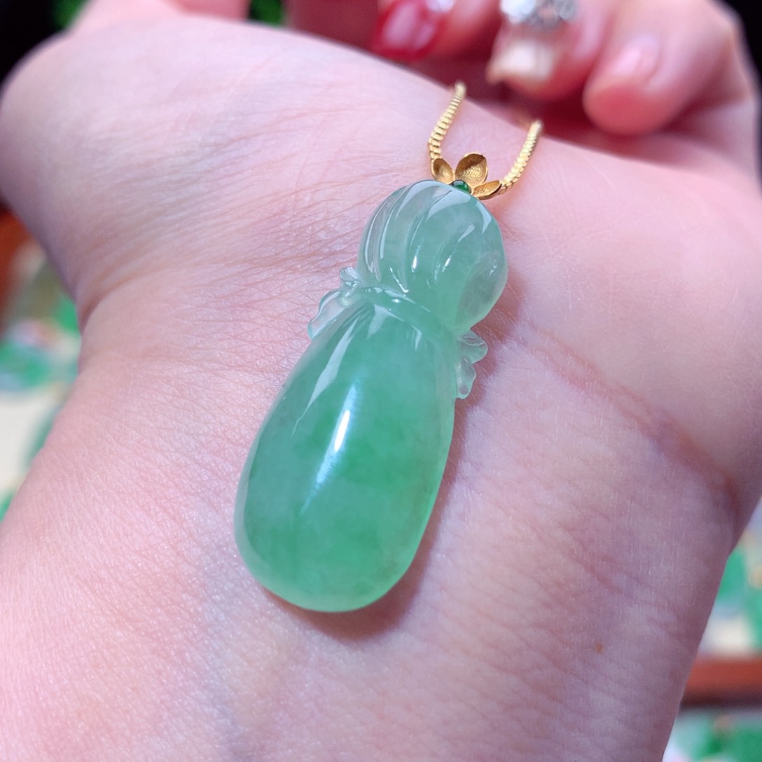 翡翠吊坠(不含链)18K金镶嵌