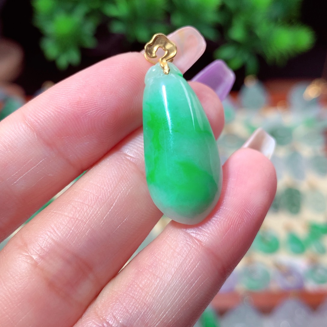 翡翠吊坠(不含链)18K金镶嵌