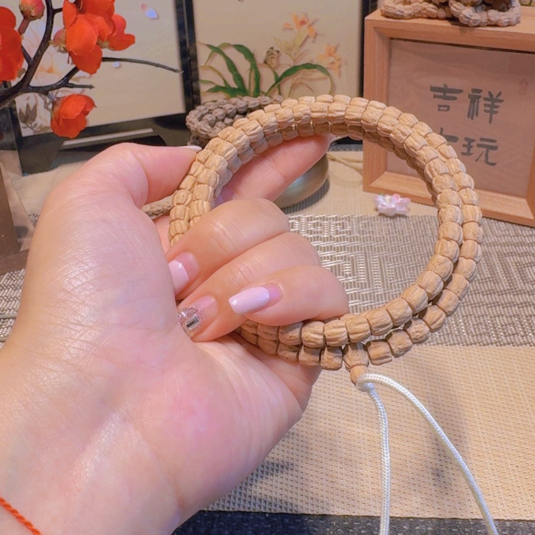 上***舜吊坠柏香籽/百香籽