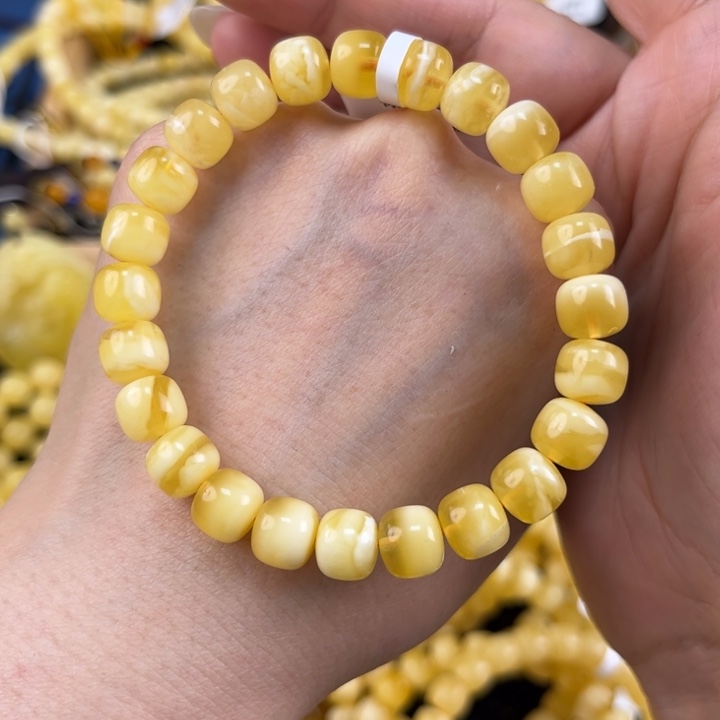 未镶嵌琥珀珠宝奇石琥珀。