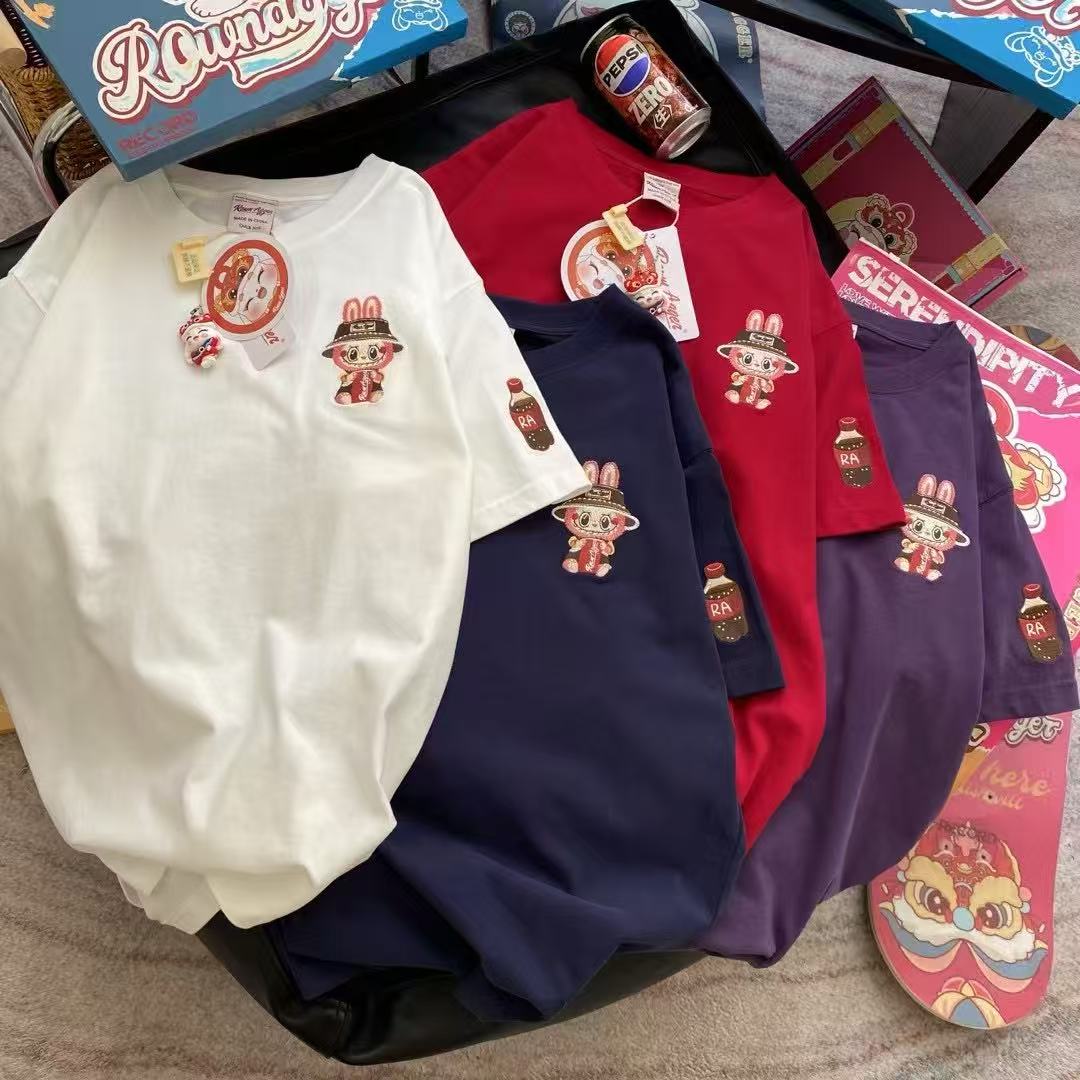 纸袋 重工刺绣 百棉水洗，极简款拉布布可乐刺绣加厚短袖