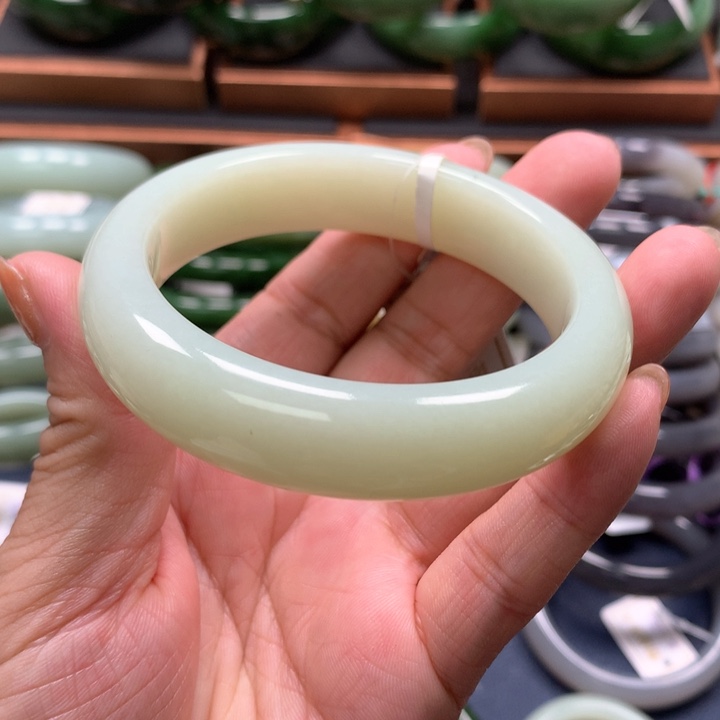 【闪购商品】未镶嵌手镯和田玉