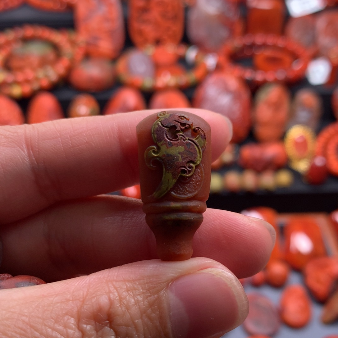 南红玛瑙仿古龙三通未镶嵌