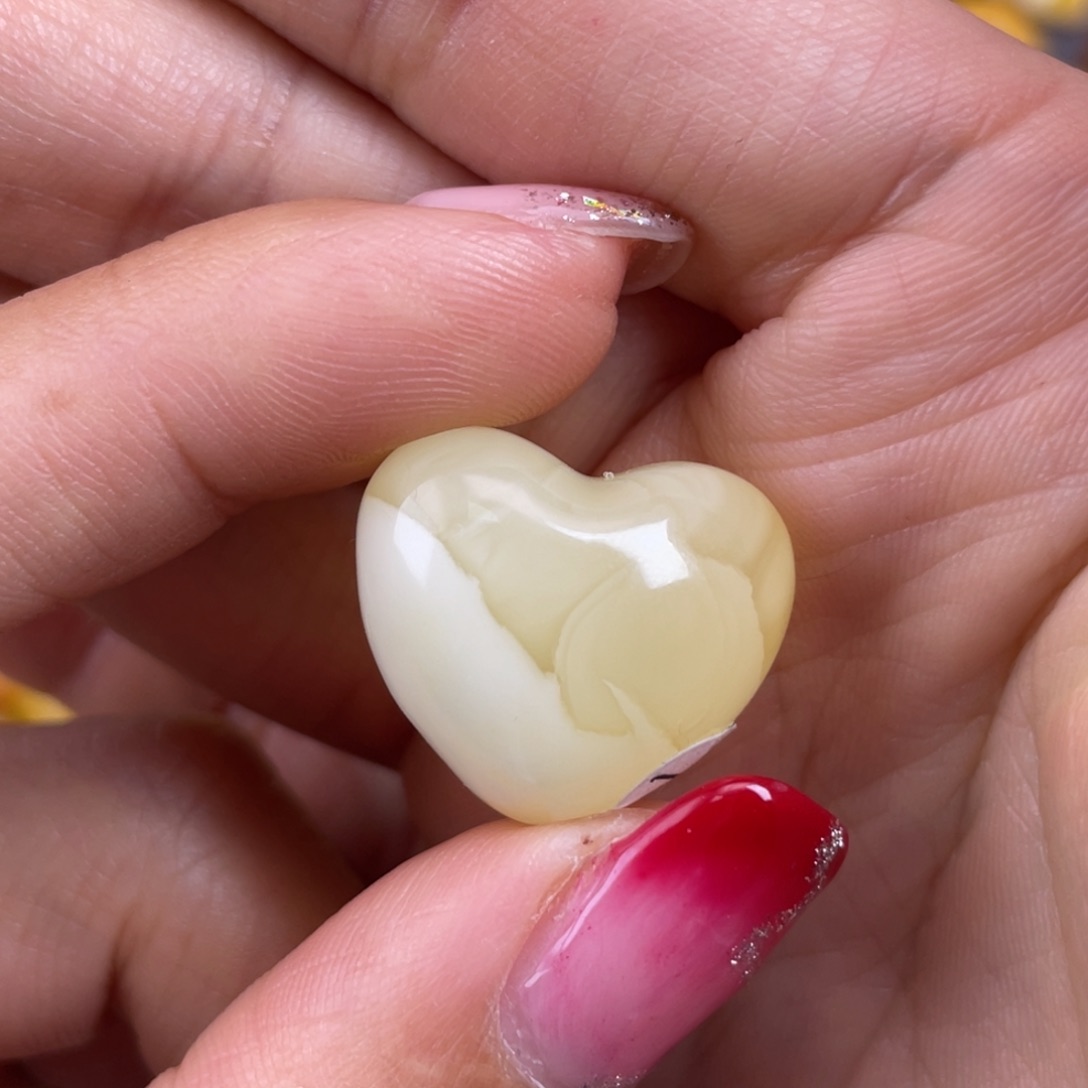 琥珀裸石未镶嵌蜜蜡