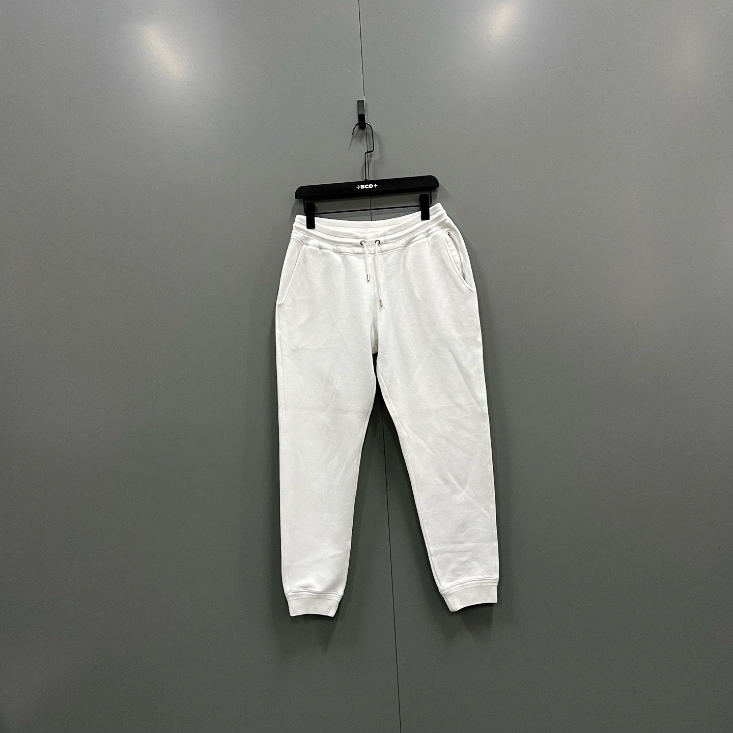 95新 LouisVuitton/路易威登 （ll） 206318 lv 白色抽绳运动裤 M码