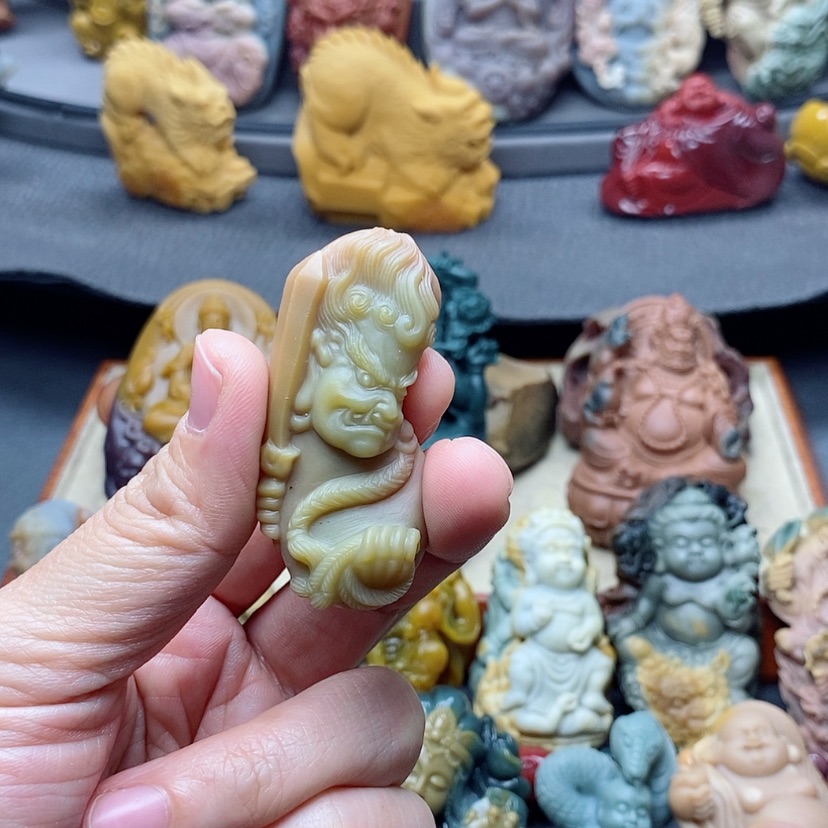 【闪购商品】定制石英质玉吊坠未镶嵌