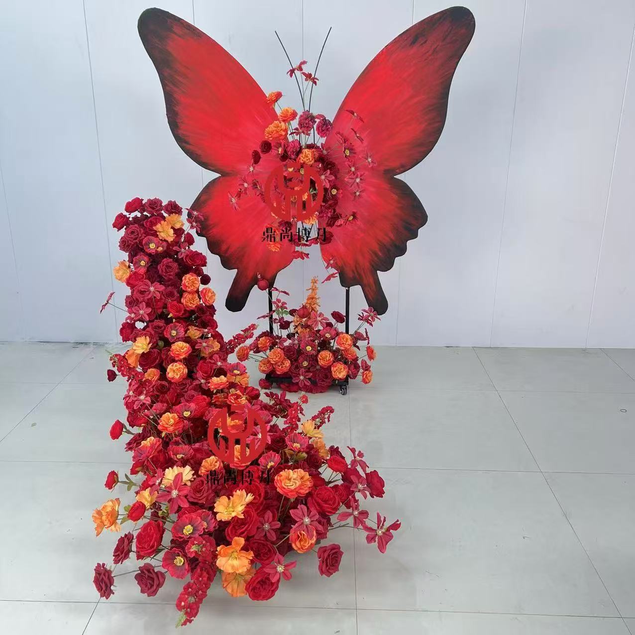 酒店生日宴油画蝴蝶摆件求婚派对包间装饰花艺成品绢花氛围感造景