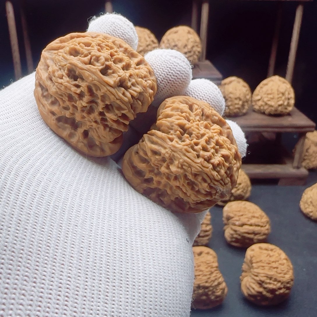 文玩核桃吊坠39拉丝奥迪