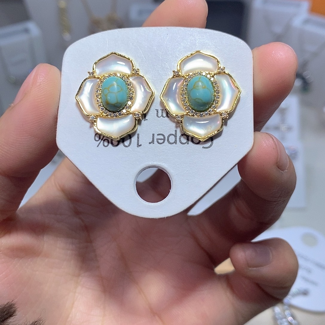 淡水珍珠未镶嵌耳饰