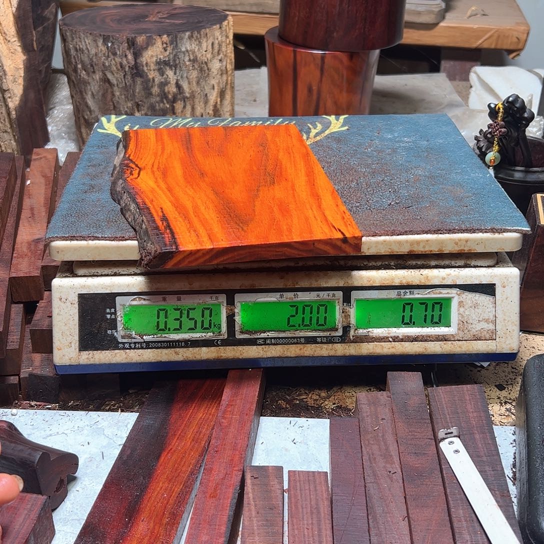 m***l檀香紫檀（小叶紫檀）