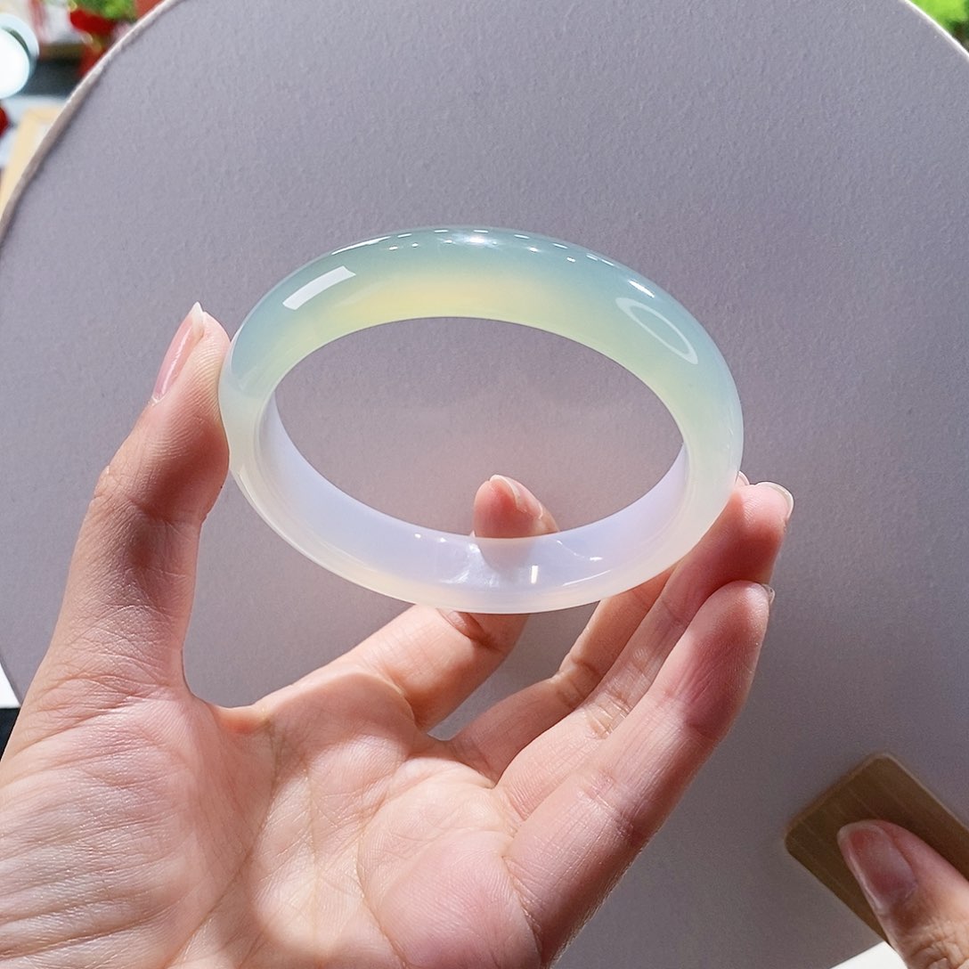 玛瑙/玉髓手镯未镶嵌60.5