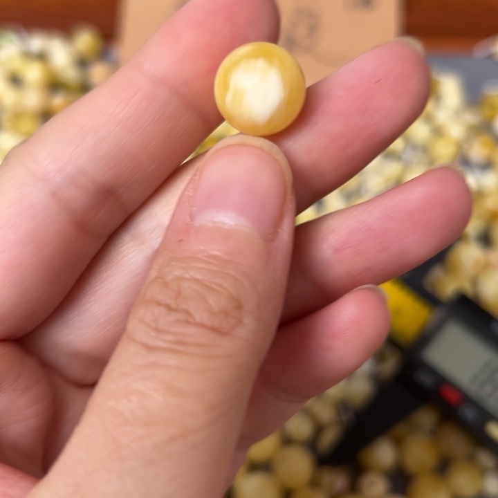 蜜蜡未镶嵌裸石12.5mmyig