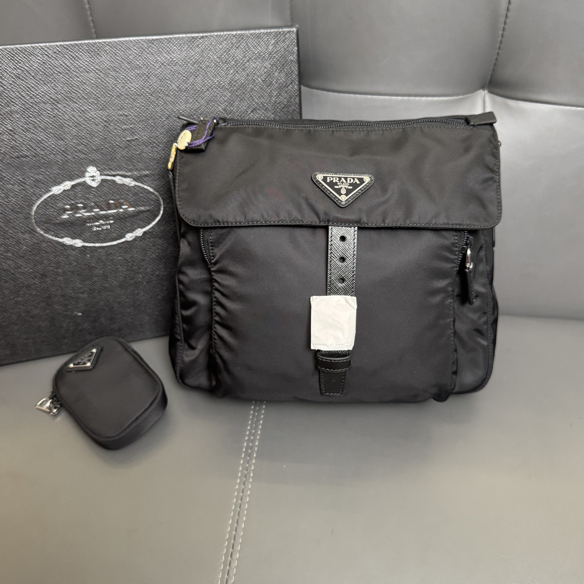 未使用 Prada/普拉达 普拉达新款黑色经典尼龙邮差包