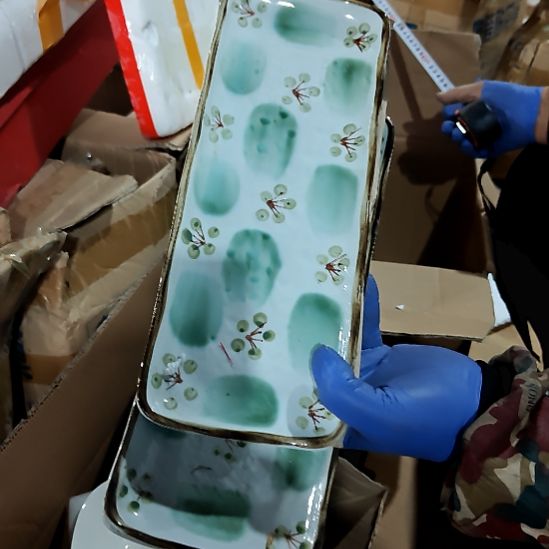 摆件陶瓷盘子碗啥都有