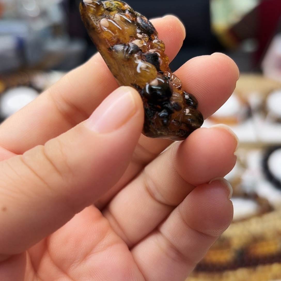 静***观琥珀未镶嵌裸石大