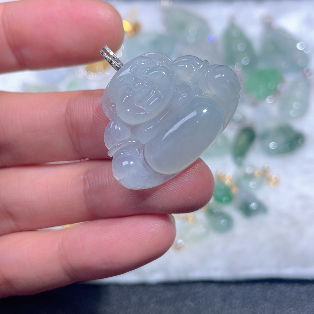 翡翠18K金镶嵌颈饰翡翠