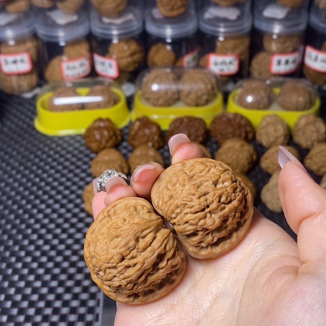 文玩核桃吊坠球白40