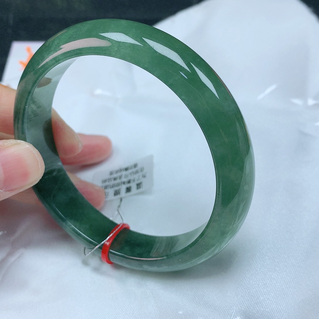 翡翠手镯未镶嵌59圈