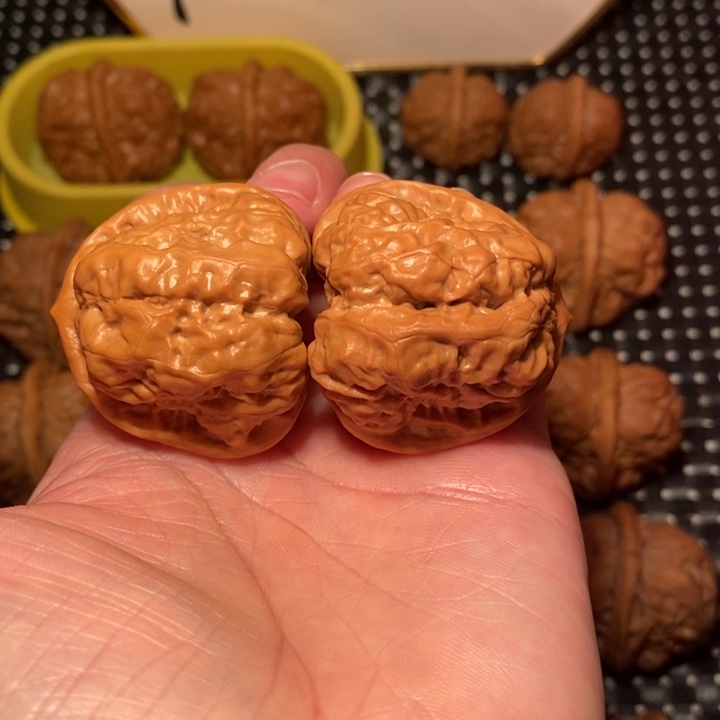 文玩核桃把件开背超大腿