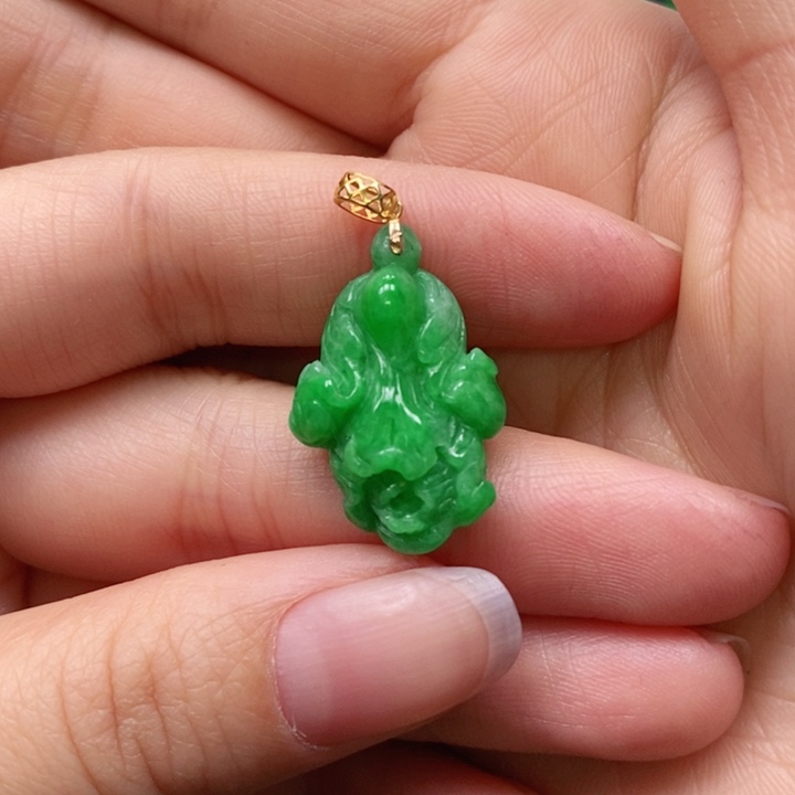 翡翠颈饰未镶嵌吊坠
