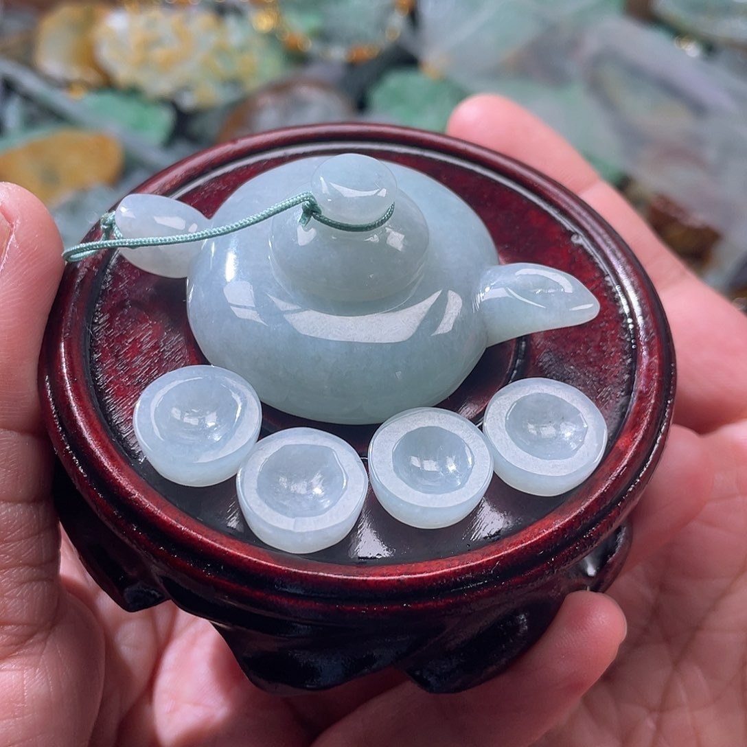 翡翠未镶嵌颈饰翡玉缘翡翠