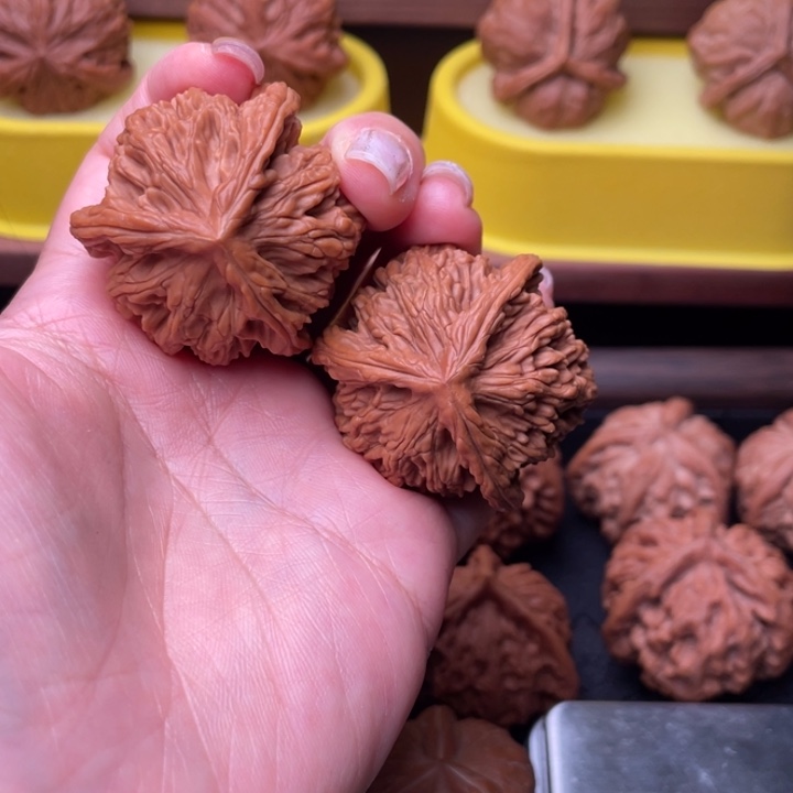 余***勇文玩核桃吊坠全品无修虎头奔