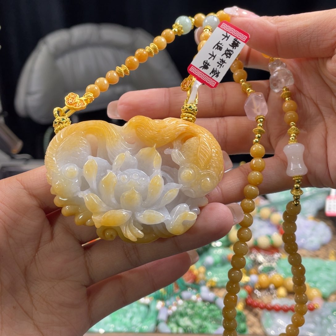 翡翠颈饰未镶嵌代