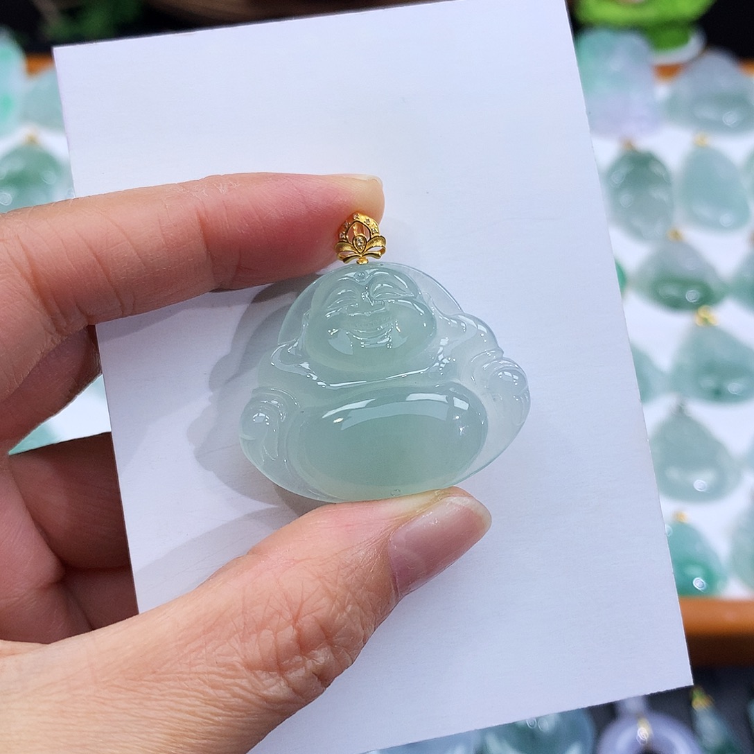 翡翠18K金镶嵌颈饰翡翠吊坠