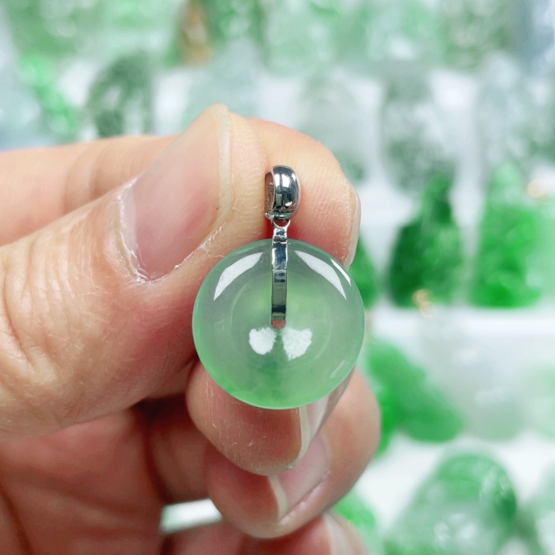 翡翠吊坠(不含链)18K金镶嵌