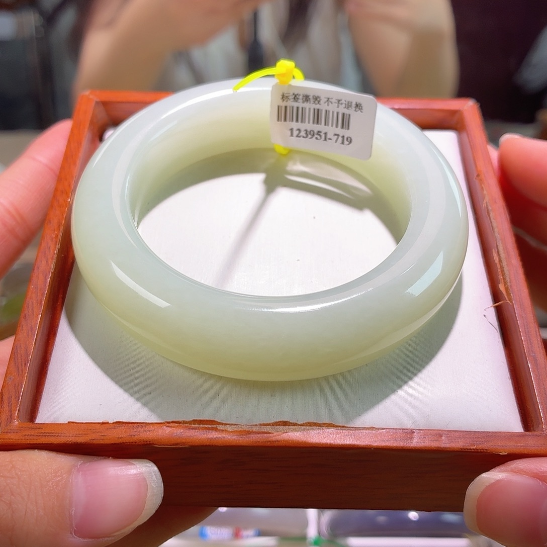 和田玉手镯未镶嵌12  5758