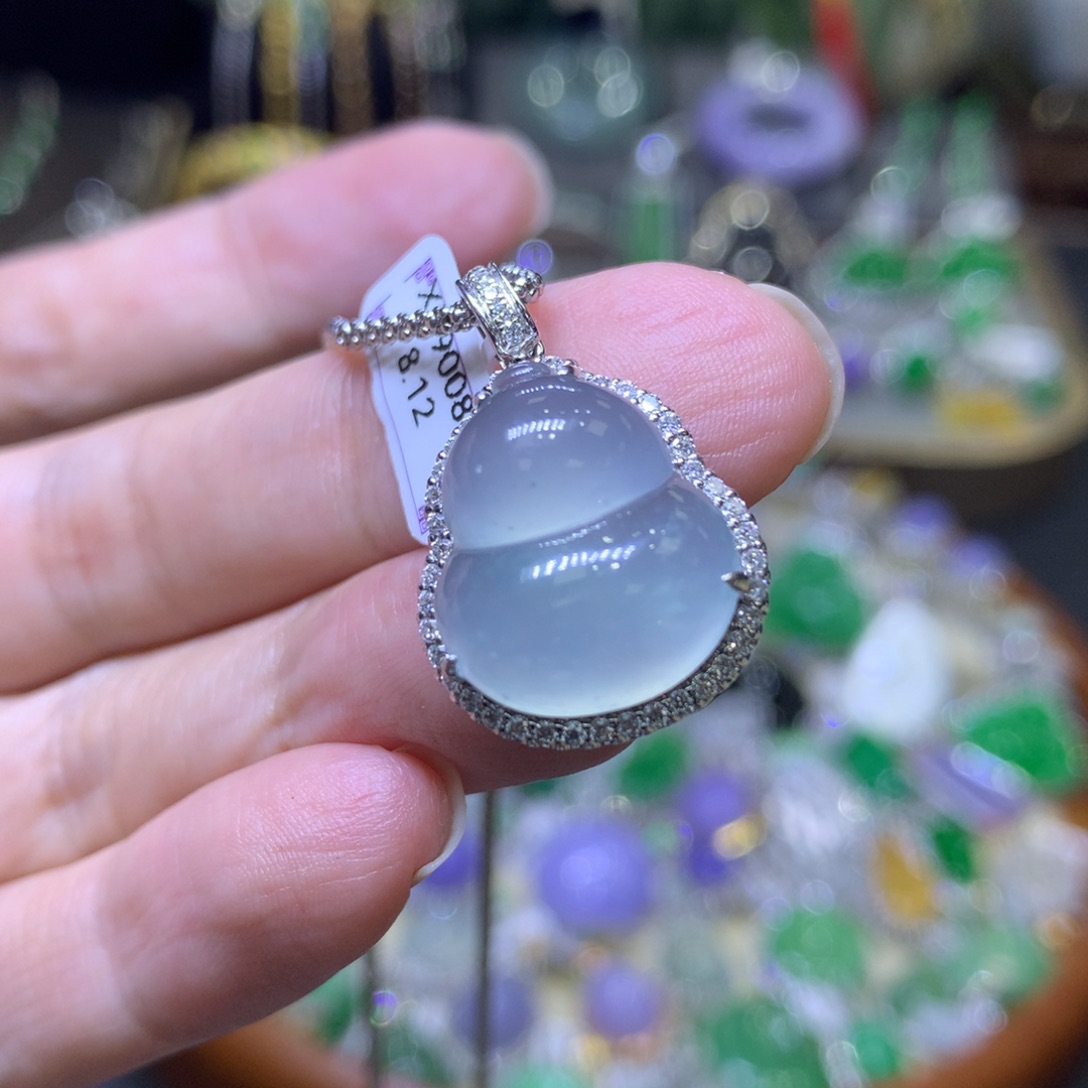 翡翠18K金镶嵌颈饰