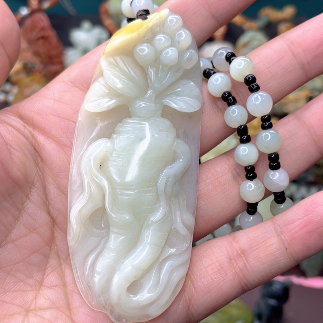 蛇纹石玉颈饰未镶嵌