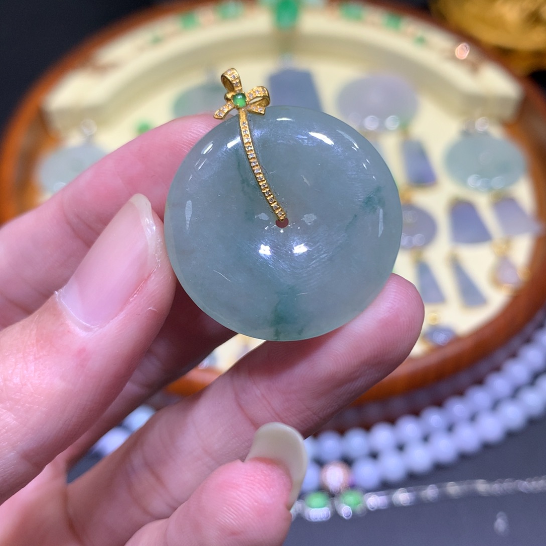 翡翠吊坠(不含链)18K金镶嵌