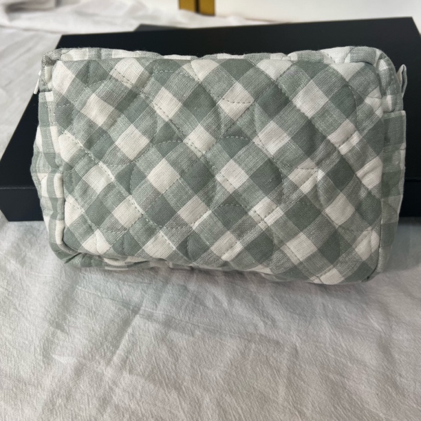 日杂风亚麻格子收纳包