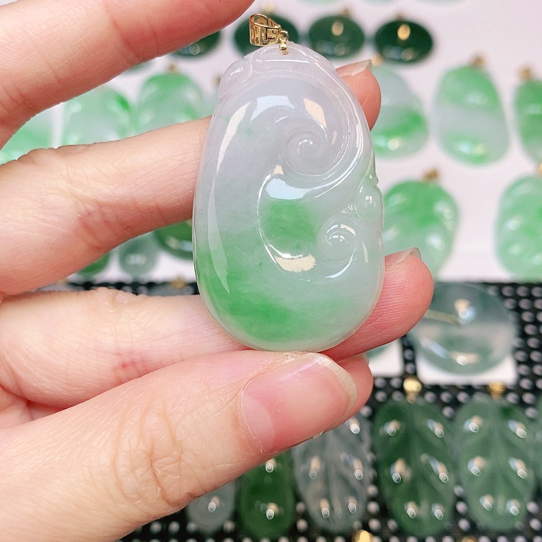 翡翠吊坠(不含链)18K金镶嵌