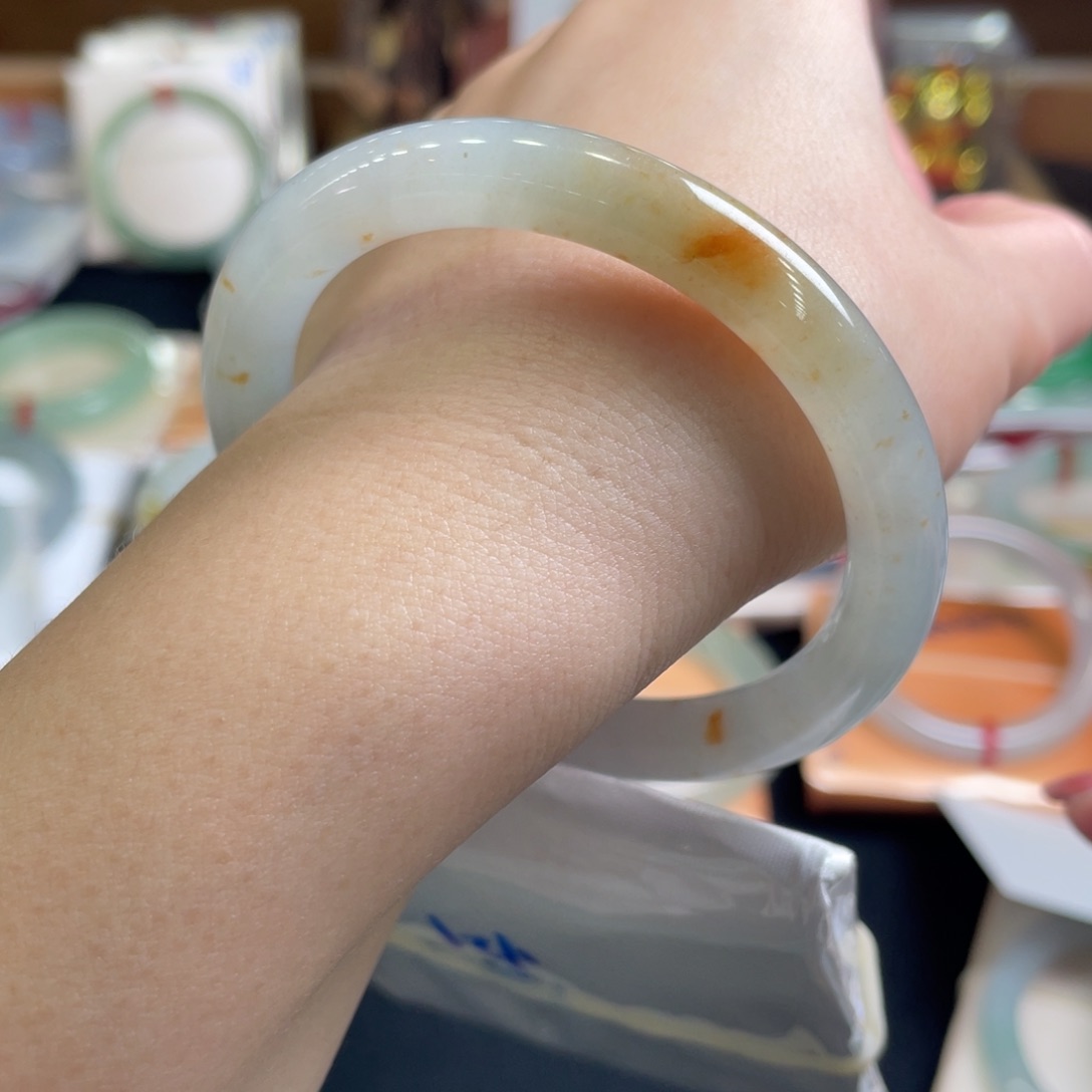 翡翠手镯未镶嵌55.6天然A货