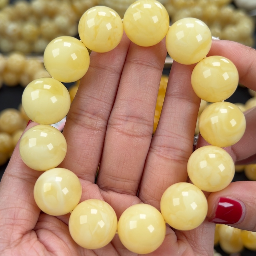 琥珀未镶嵌手链37.4克