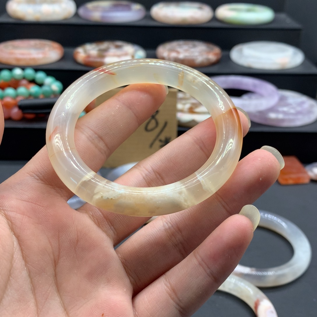 【闪购商品】玛瑙/玉髓手镯未镶嵌夏****r