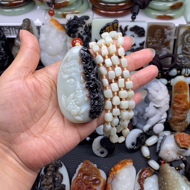 乘***…和田玉未镶嵌吊坠(不含链)