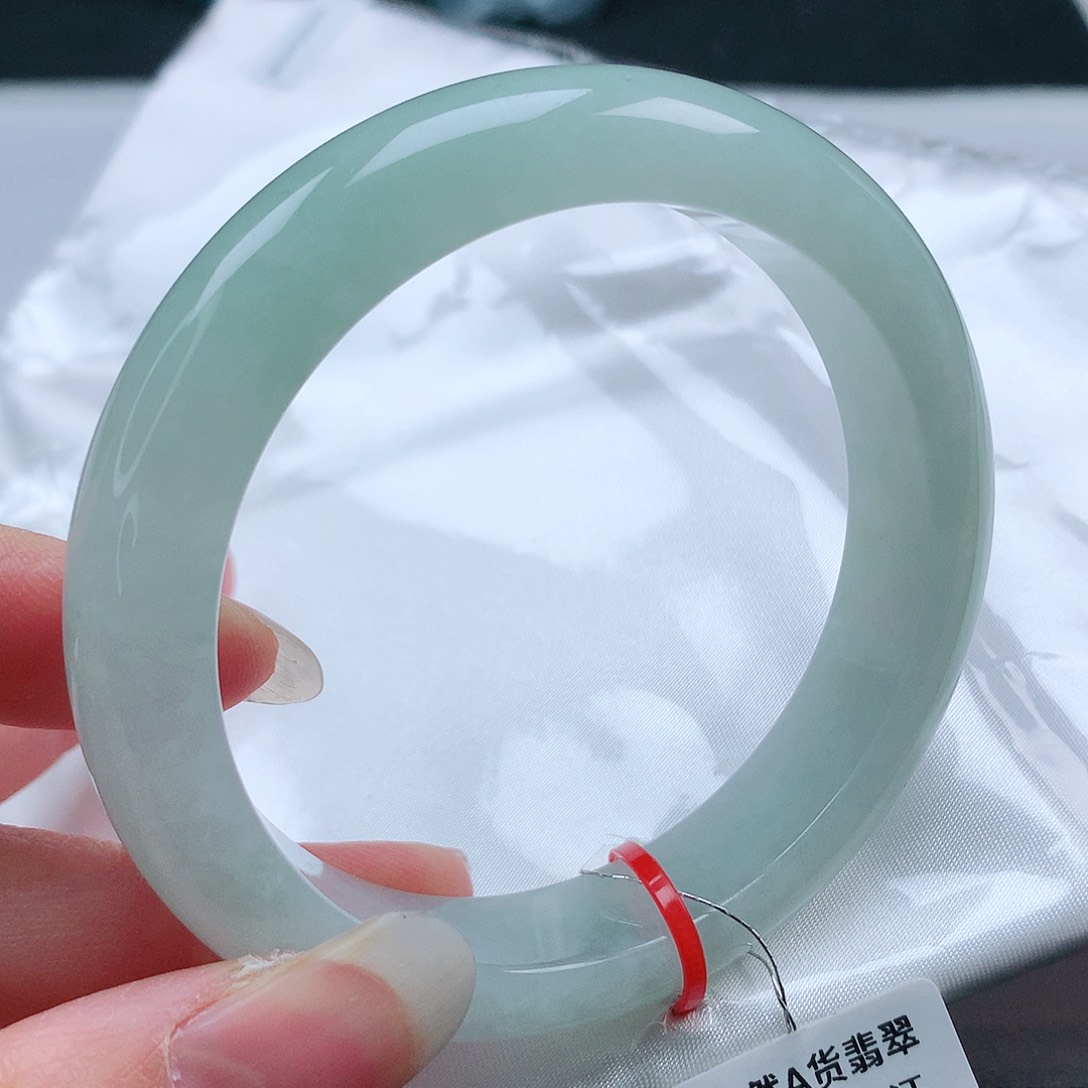 翡翠手镯未镶嵌58圈