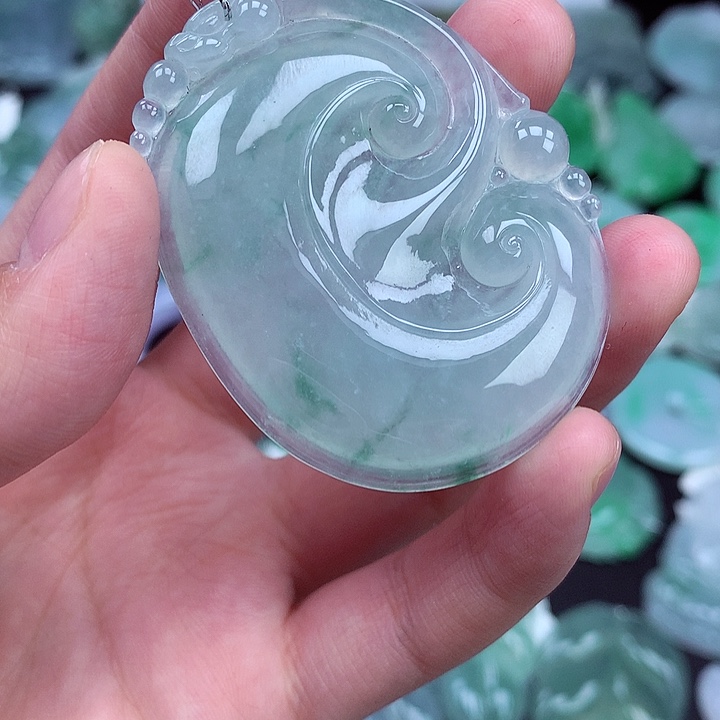 翡翠颈饰未镶嵌A货翡翠