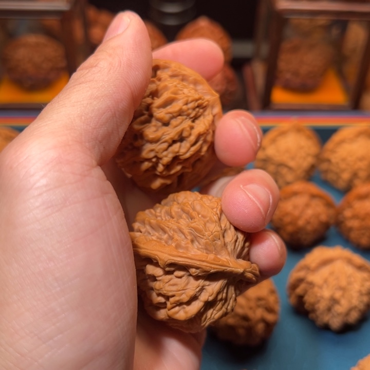 R***^桃核吊坠哈哈哈哈哈哈哈