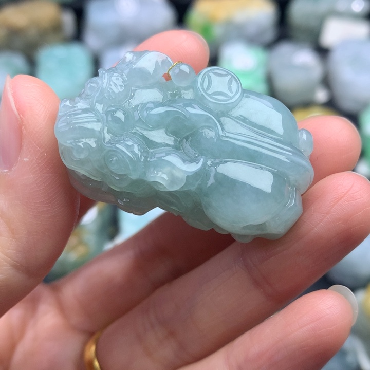 翡翠颈饰未镶嵌天然缅甸A货翡翠貔貅吊坠