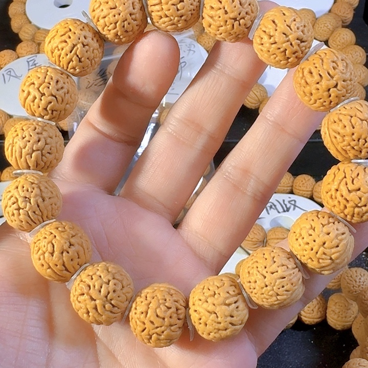 呆***的桃核吊坠小肌肉桃核