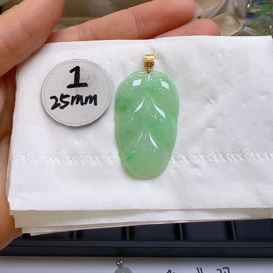 翡翠颈饰18K金镶嵌翡翠