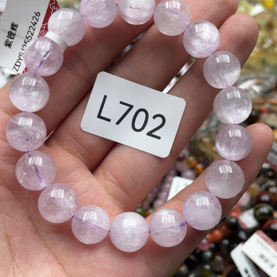 未镶嵌锂辉石多样性