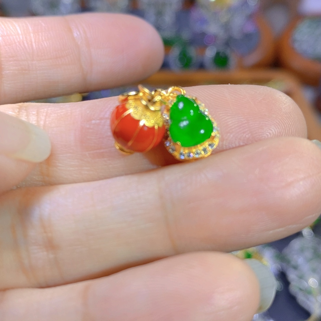 翡翠颈饰银S925镶嵌天然翡翠